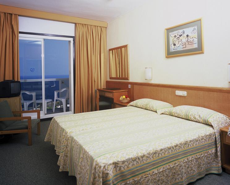 Globales Almirante Farragut Hotel Cala'N Blanes  Ngoại thất bức ảnh