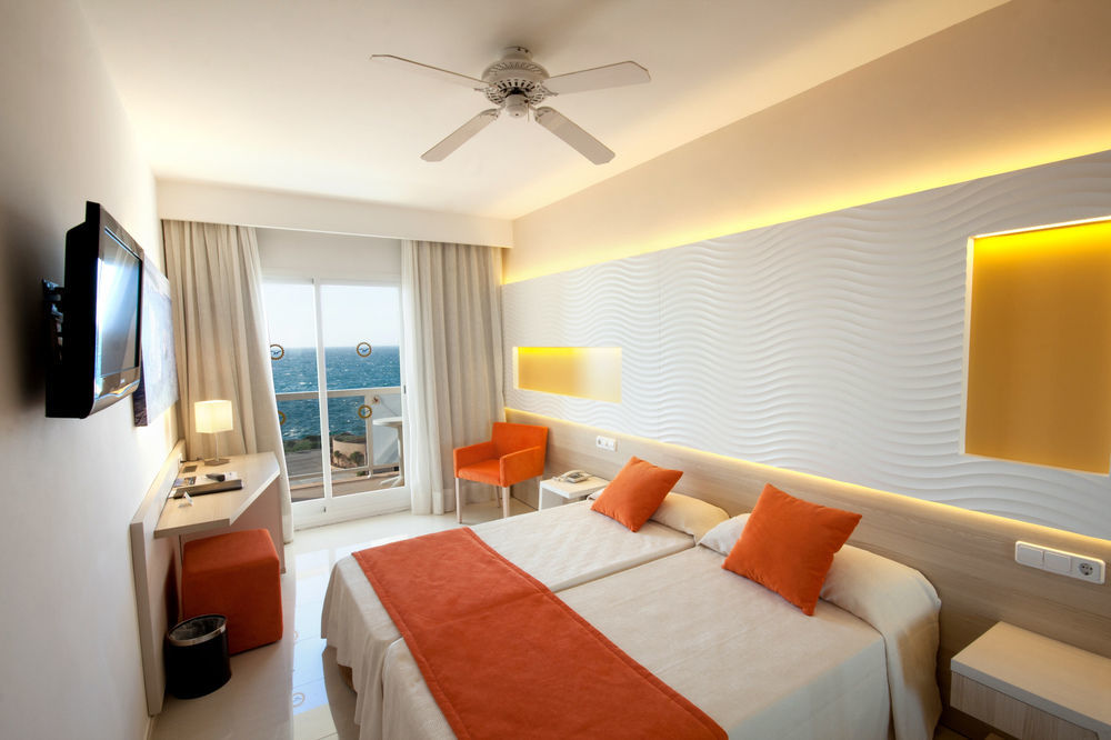 Globales Almirante Farragut Hotel Cala'N Blanes  Ngoại thất bức ảnh